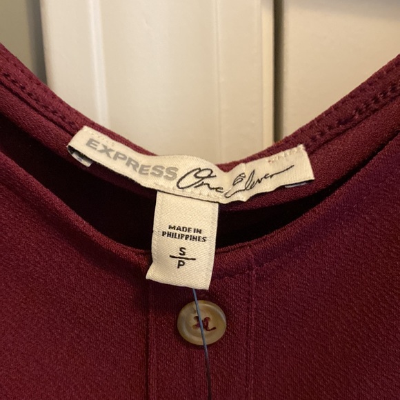 Small Express one eleven maroon top - Picture 2 of 4